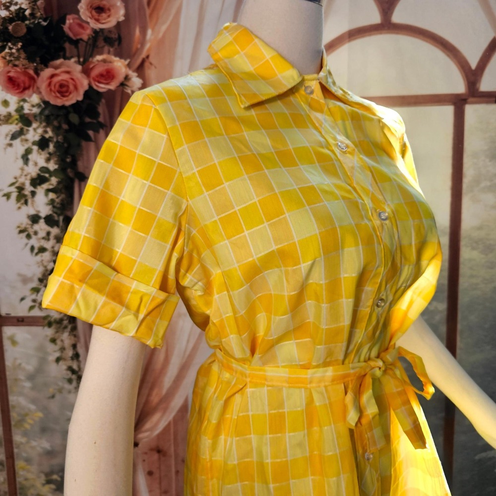 Vintage 1970s Dress Minidress Yellow Plaid Short Sleeve Buttons Pointed Collar - Picture 4 of 16